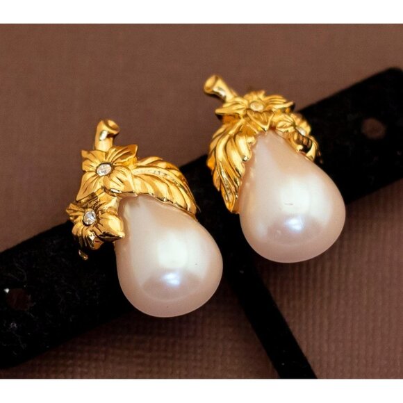 Vintage Pear Fruit Faux Pearl Clip On Earrings - U3 - Picture 2 of 4